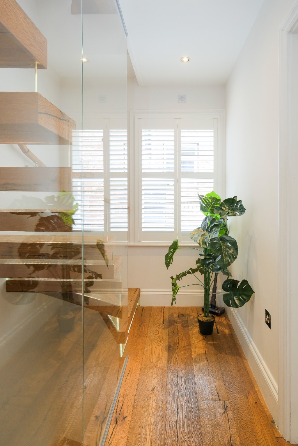 3 Bedroom Apartment, Duck Lane, London, Greater London, W1F