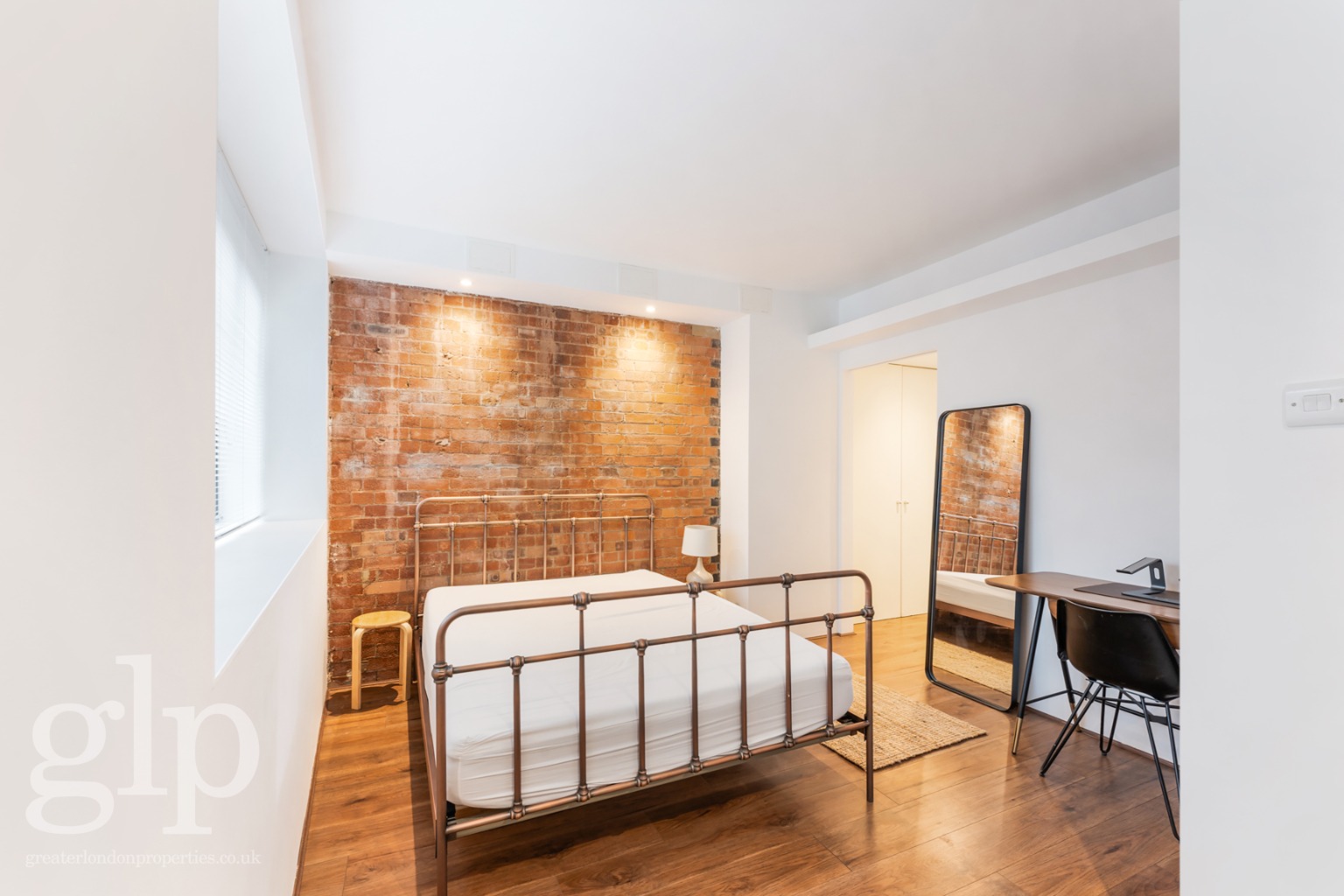 2 Bedroom Apartment, New North Street, London, Greater London, WC1N
