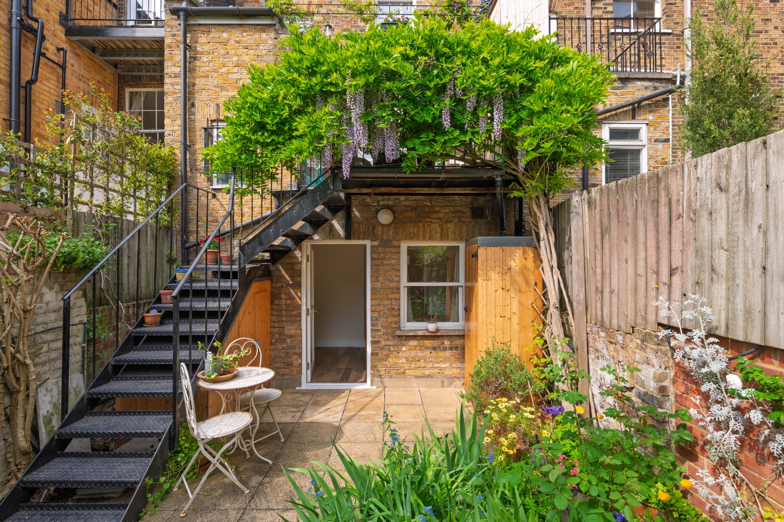 1 Bedroom Apartment, Wharfdale Road, Kings Cross, N1