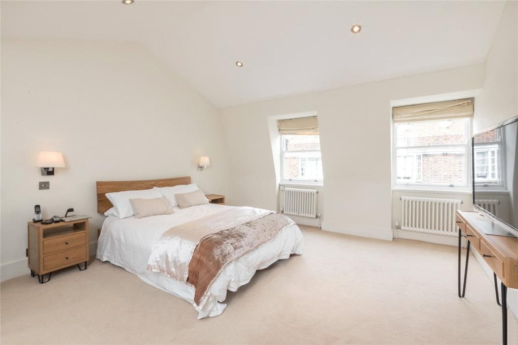 2 Bedroom Maisonette, Gower Mews, Bloomsbury, WC1E