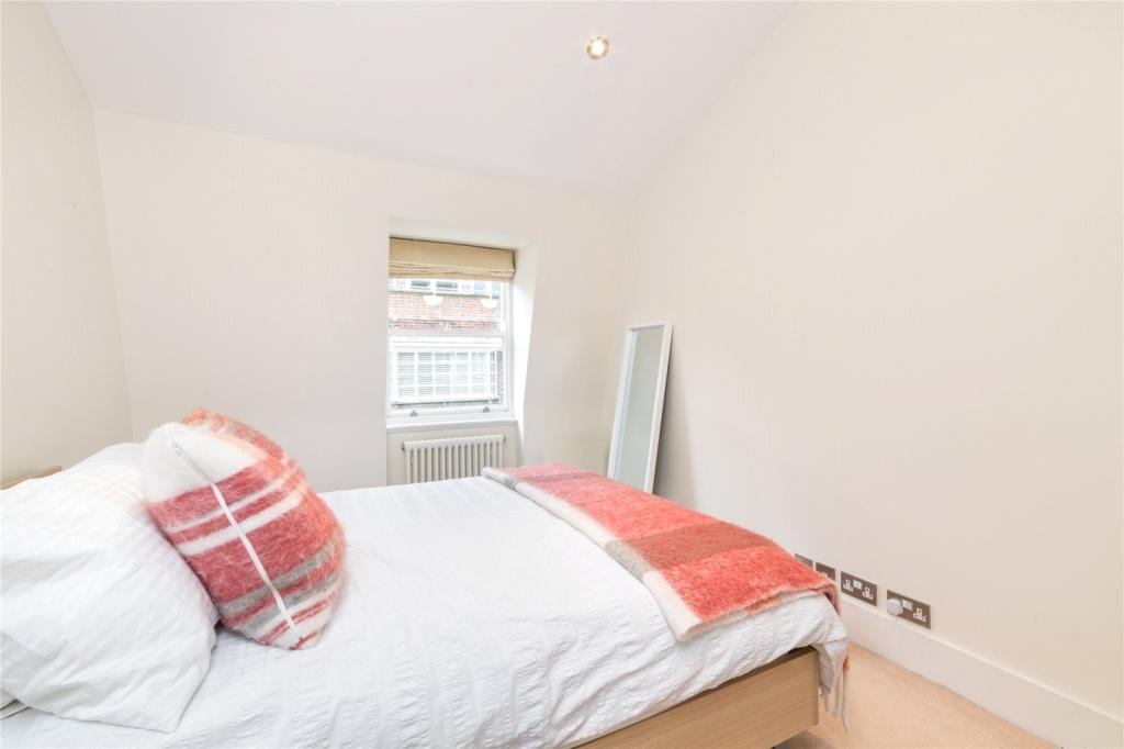 2 Bedroom Maisonette, Gower Mews, Bloomsbury, WC1E