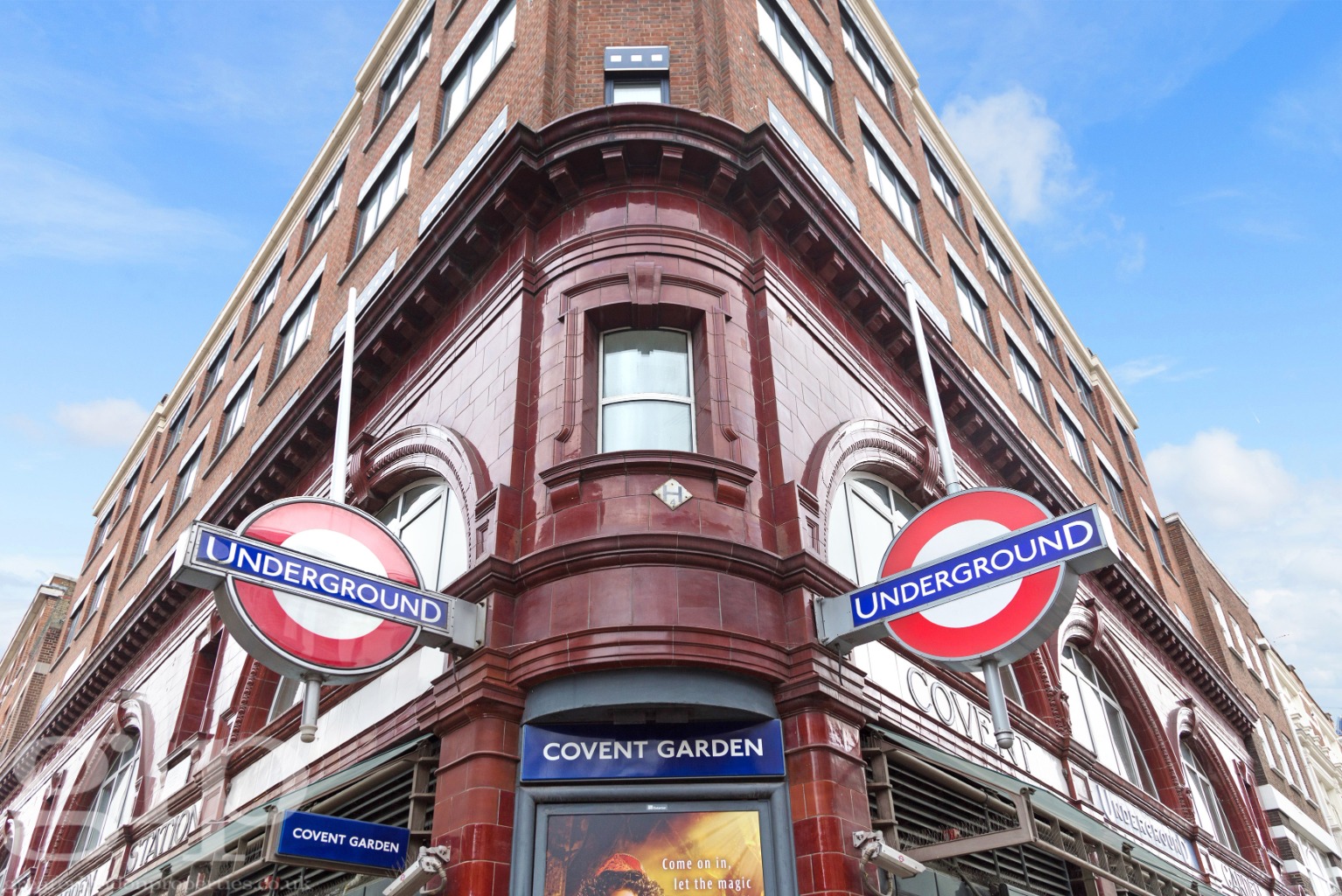1 Bedroom Semi-Detached, Shaftesbury Avenue, Covent Garden, WC2H