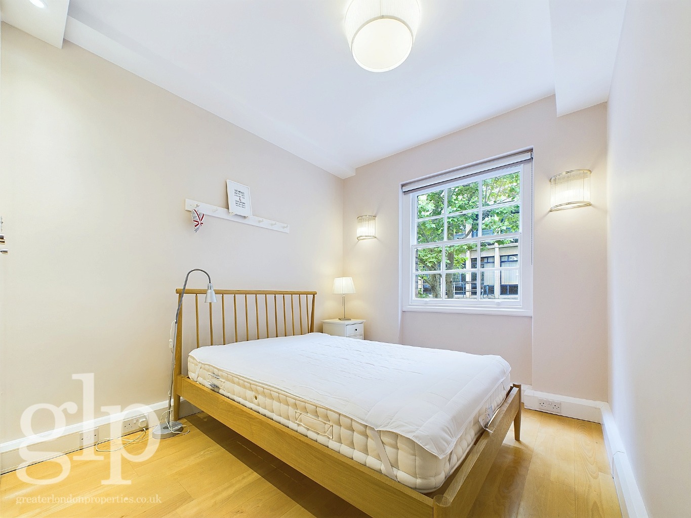 2 Bedroom Apartment, Chesterford House, Store Street, Bloomsbury, WC1E