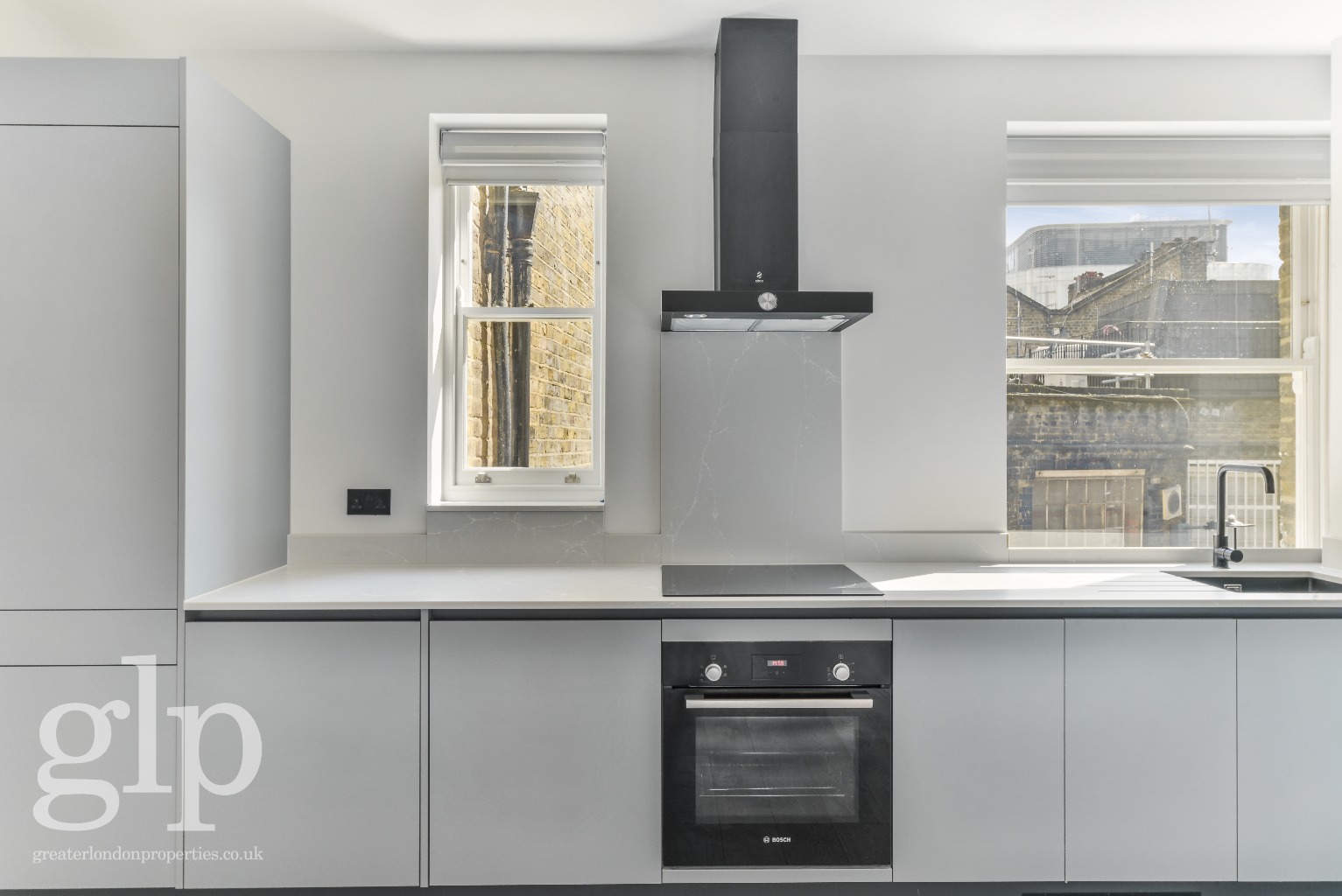 Flat, Shaftesbury Avenue, Soho, W1D