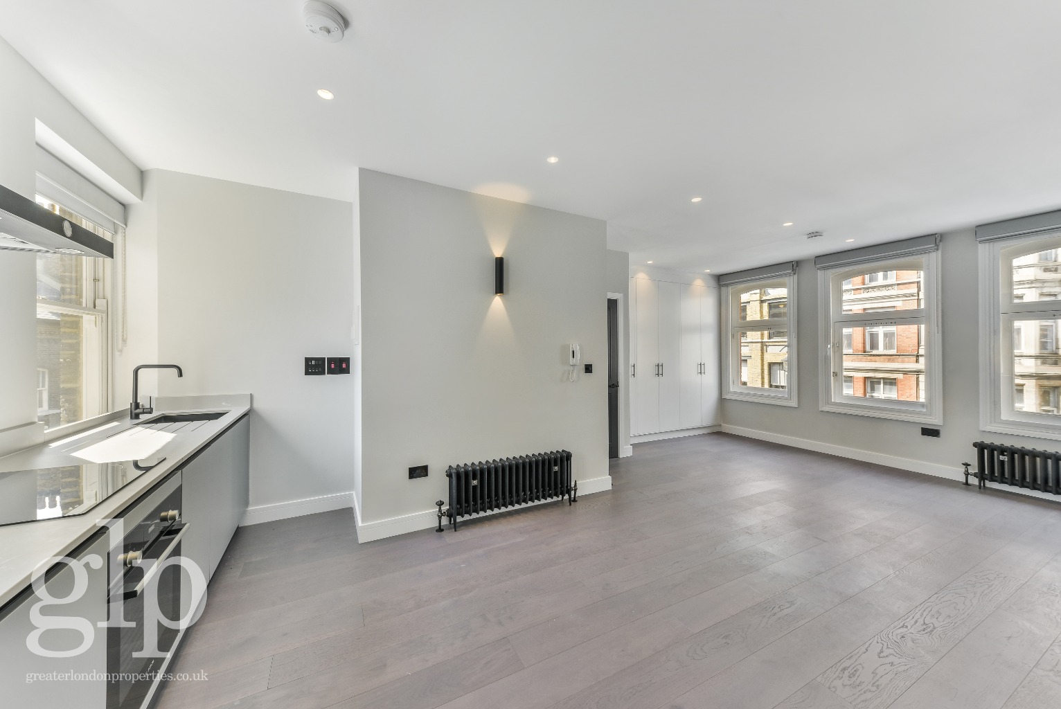 Flat, Shaftesbury Avenue, Soho, W1D