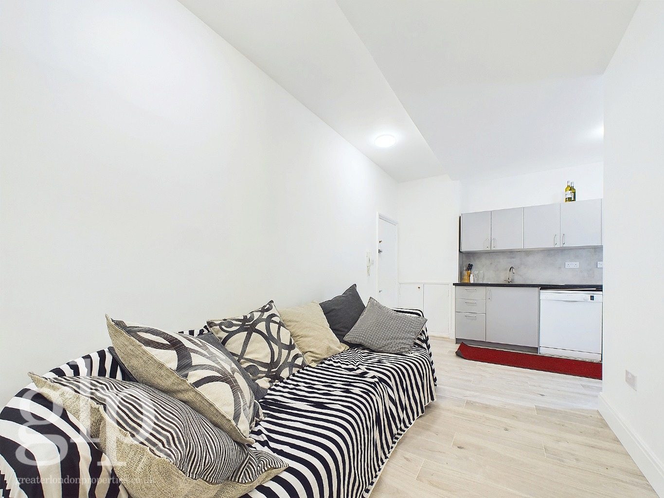 2 Bedroom Apartment, Kings Cross Road, Kings Cross, WC1X