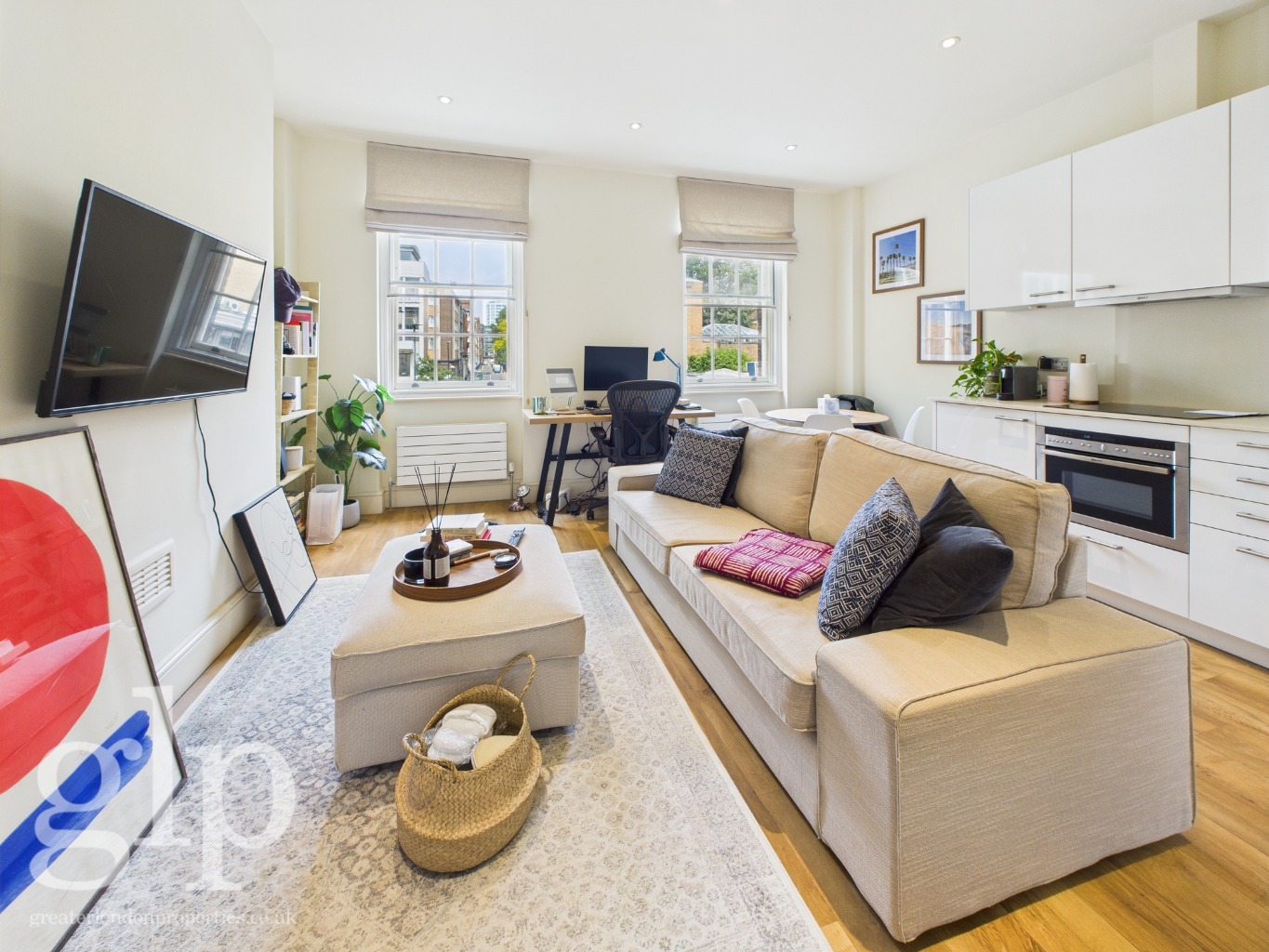 1 Bedroom Apartment, Store Street, Bloomsbury, WC1E