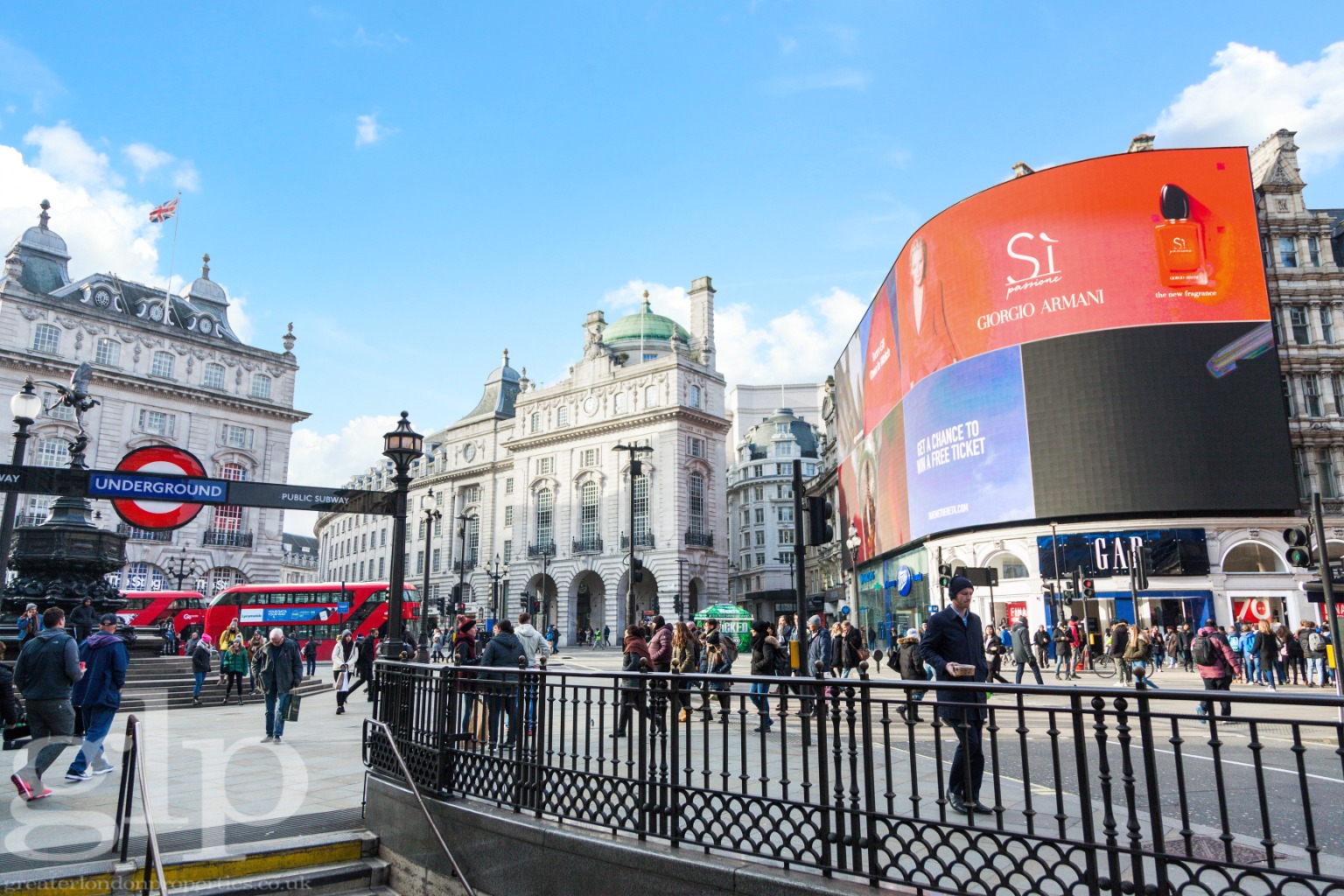 Flat, Shaftesbury Avenue, Soho, W1D