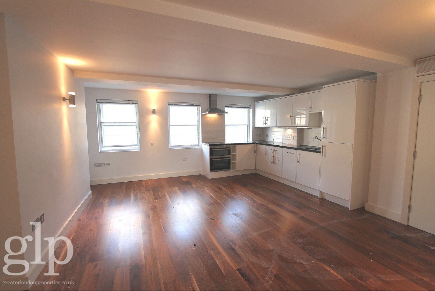 Flat, Berwick Street, London, Greater London, Soho, W1F