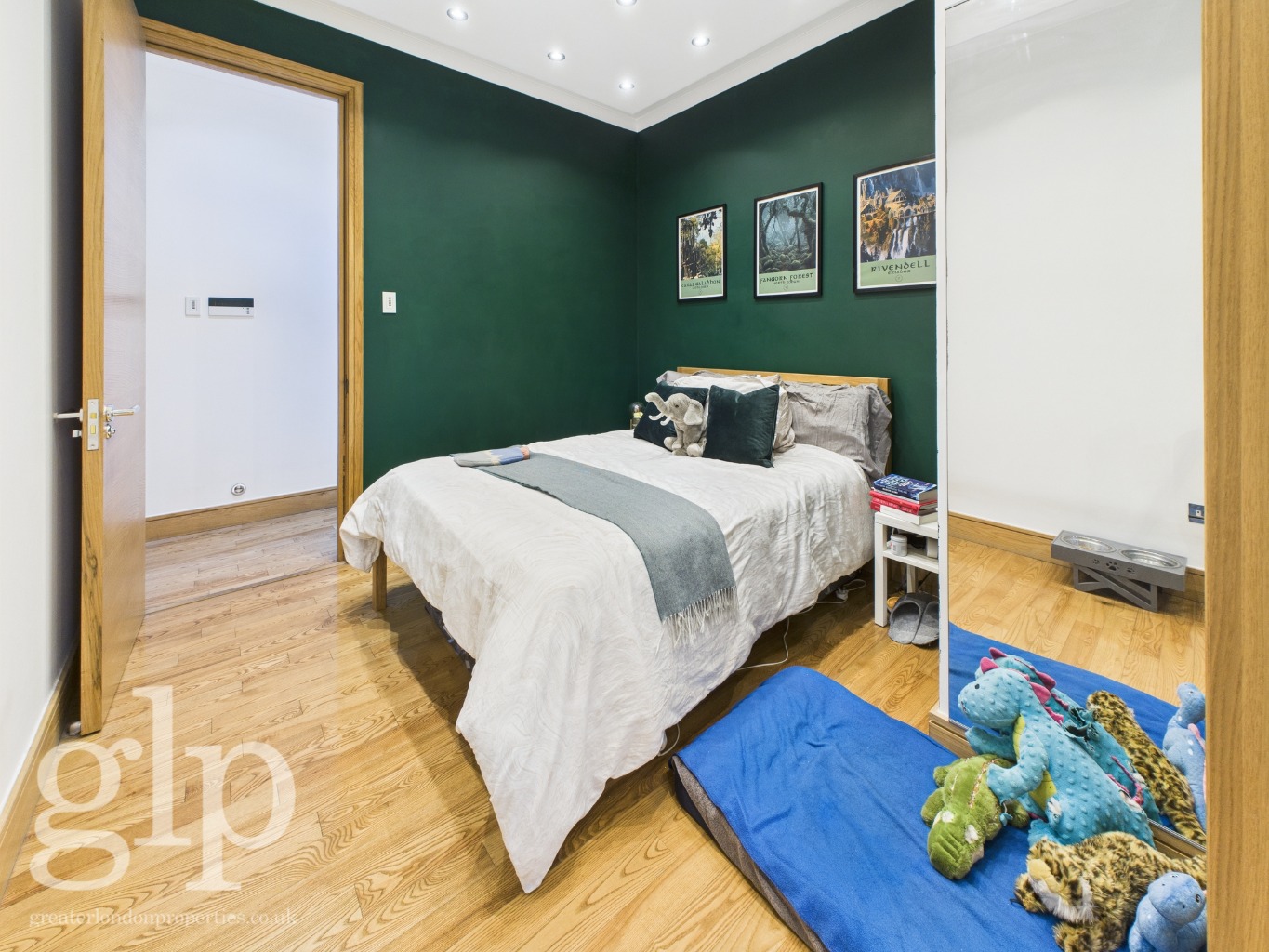 3 Bedroom Apartment, Bloomsbury Square, Bloomsbury, WC1A