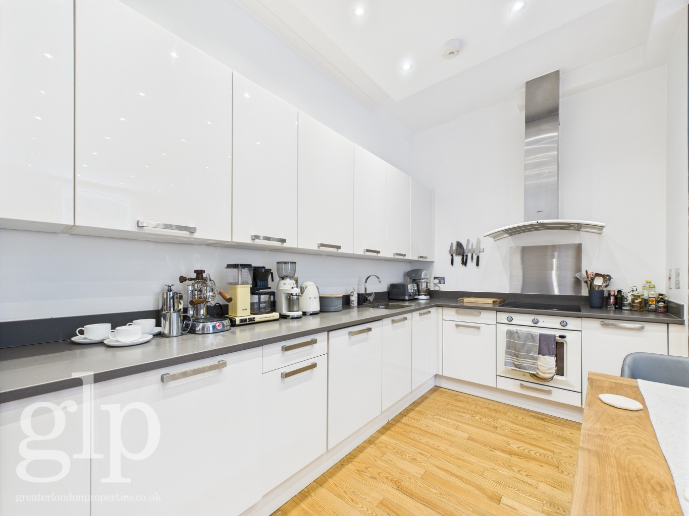 3 Bedroom Apartment, Bloomsbury Square, Bloomsbury, WC1A