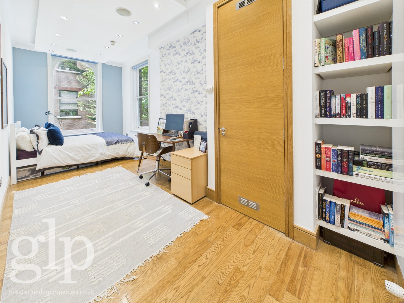 3 Bedroom Apartment, Bloomsbury Square, Bloomsbury, WC1A