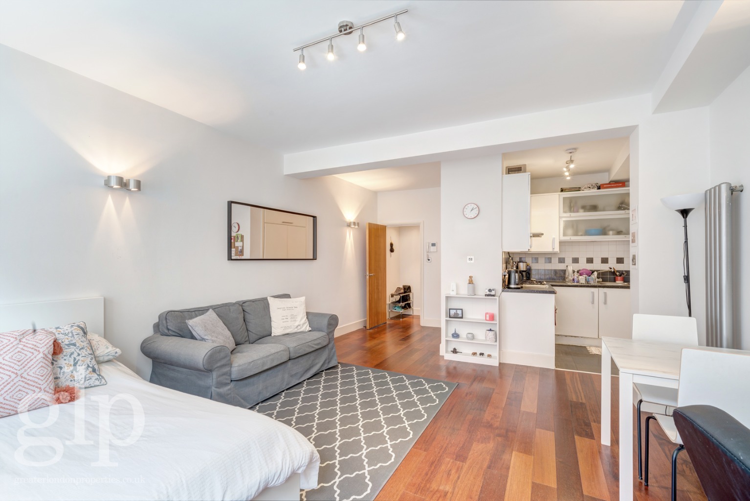 Flat, Goodwins House, 55-56 St. Martin’s Lane, London, Greater London, Covent Garden, WC2N