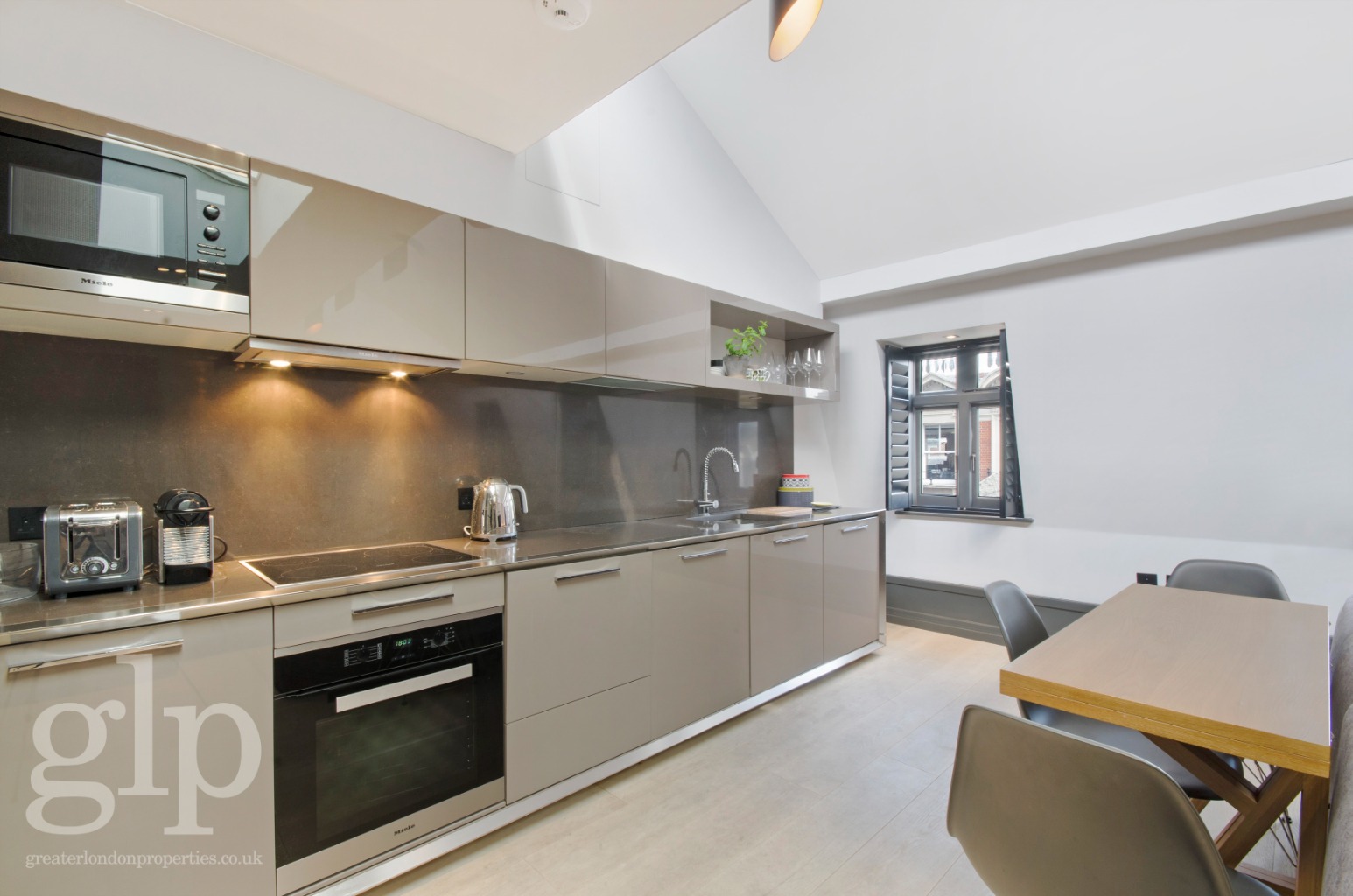 3 Bedroom Flat, King Street, London, Greater London, Covent garden, WC2E