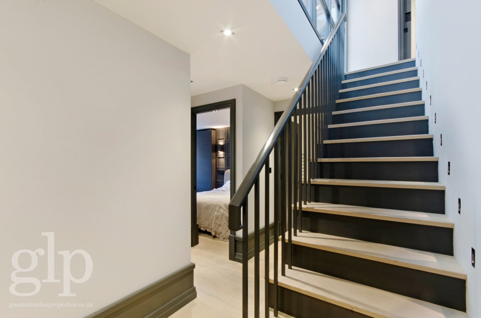 3 Bedroom Flat, King Street, London, Greater London, Covent garden, WC2E