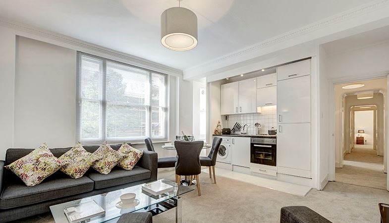 2 Bedroom Apartment, Hill Street, Mayfair, London