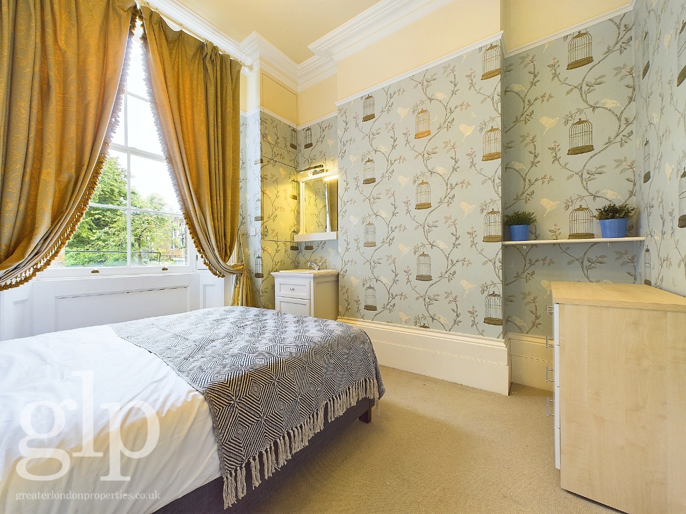 3 Bedroom Maisonette, Connaught Street, Hyde Park, W2