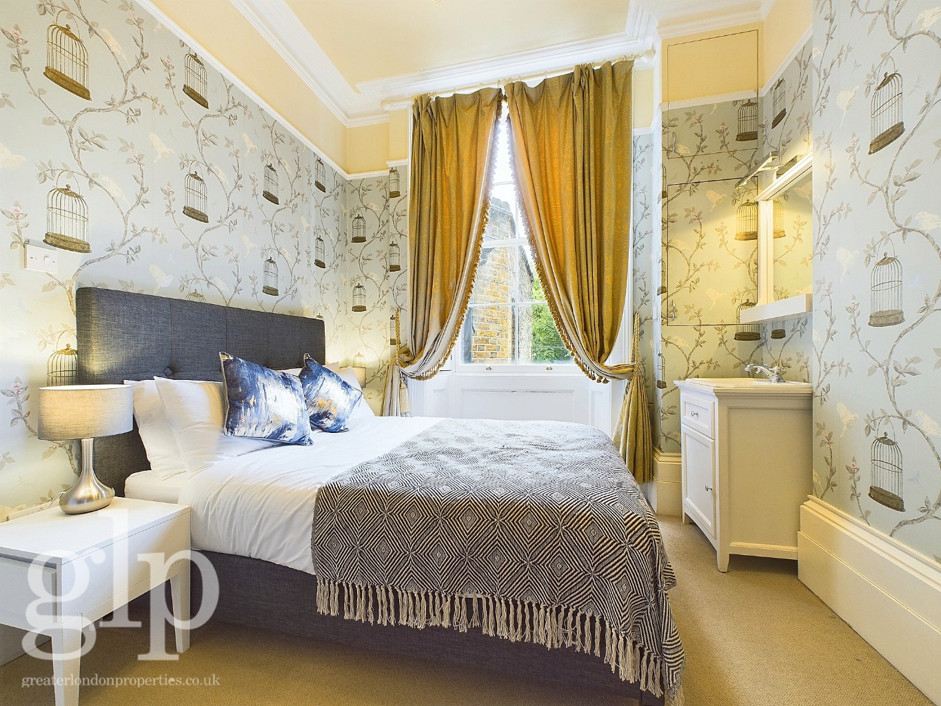 3 Bedroom Maisonette, Connaught Street, Hyde Park, W2