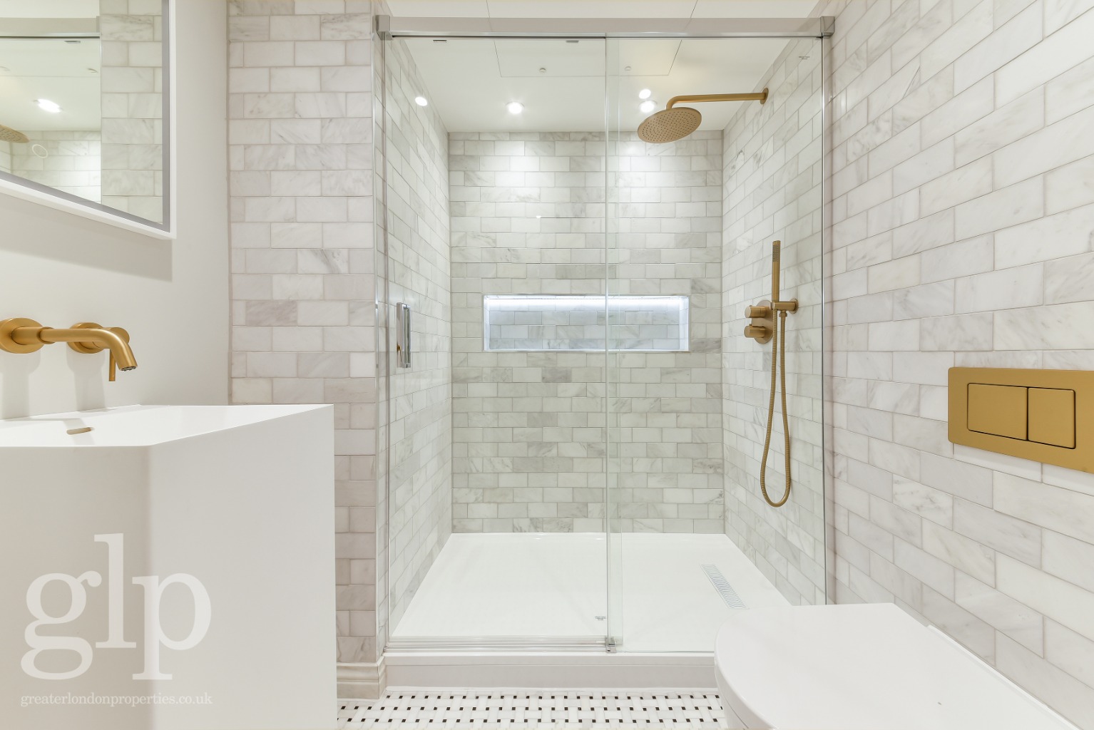 1 Bedroom Apartment, Charlotte Street, Fitzrovia, W1T