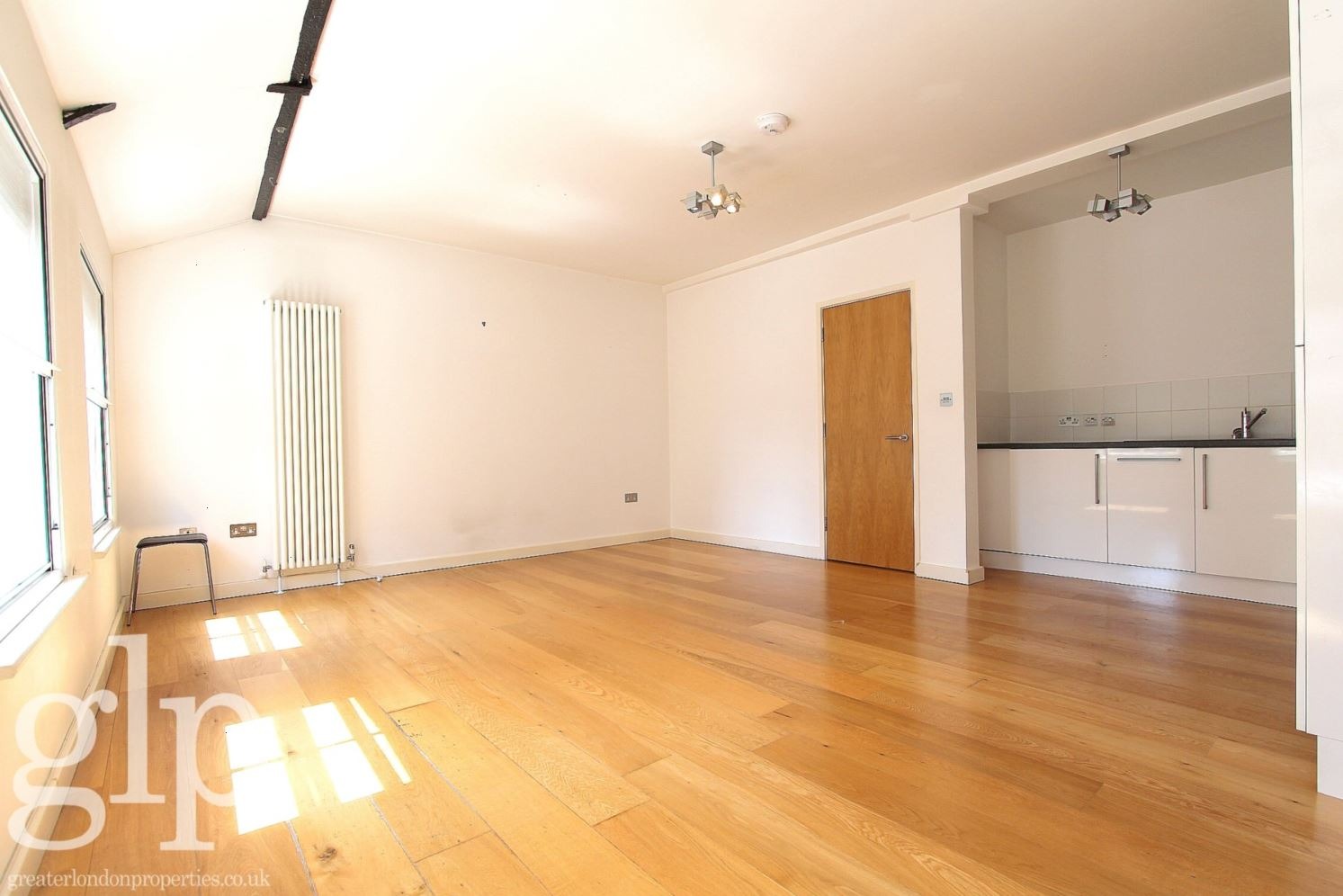 1 Bedroom Flat, Beak Street, London, Greater London, Soho, W1F