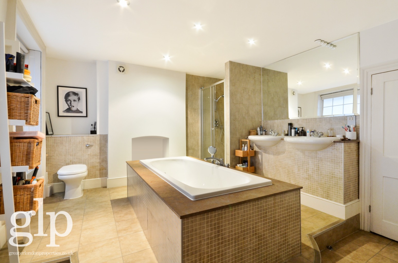 2 Bedroom Flat, Earlham Street, London, Greater London, Covent Garden, WC2H