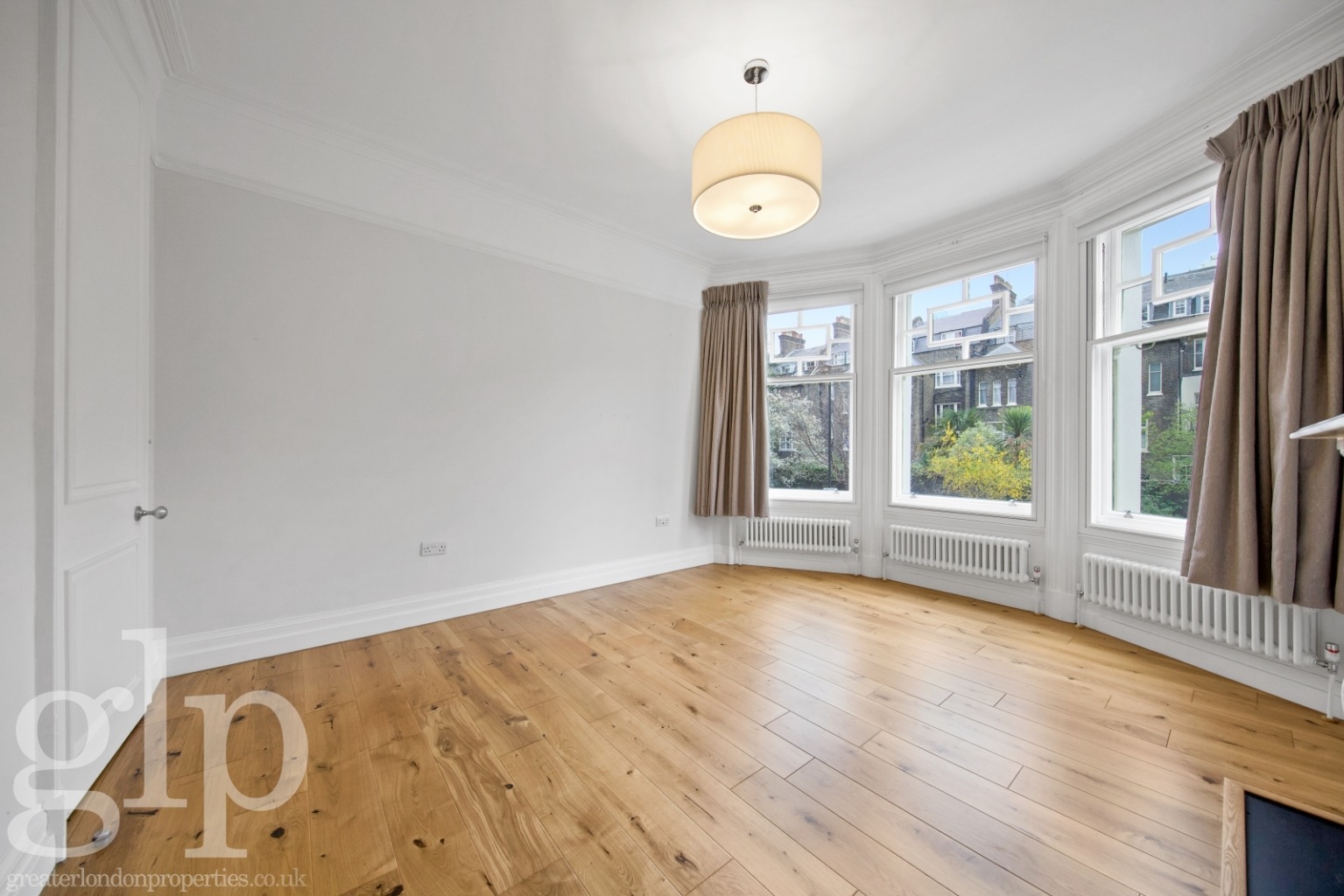3 Bedroom Apartment, Ridgmount Gardens, Bloomsbury, WC1E