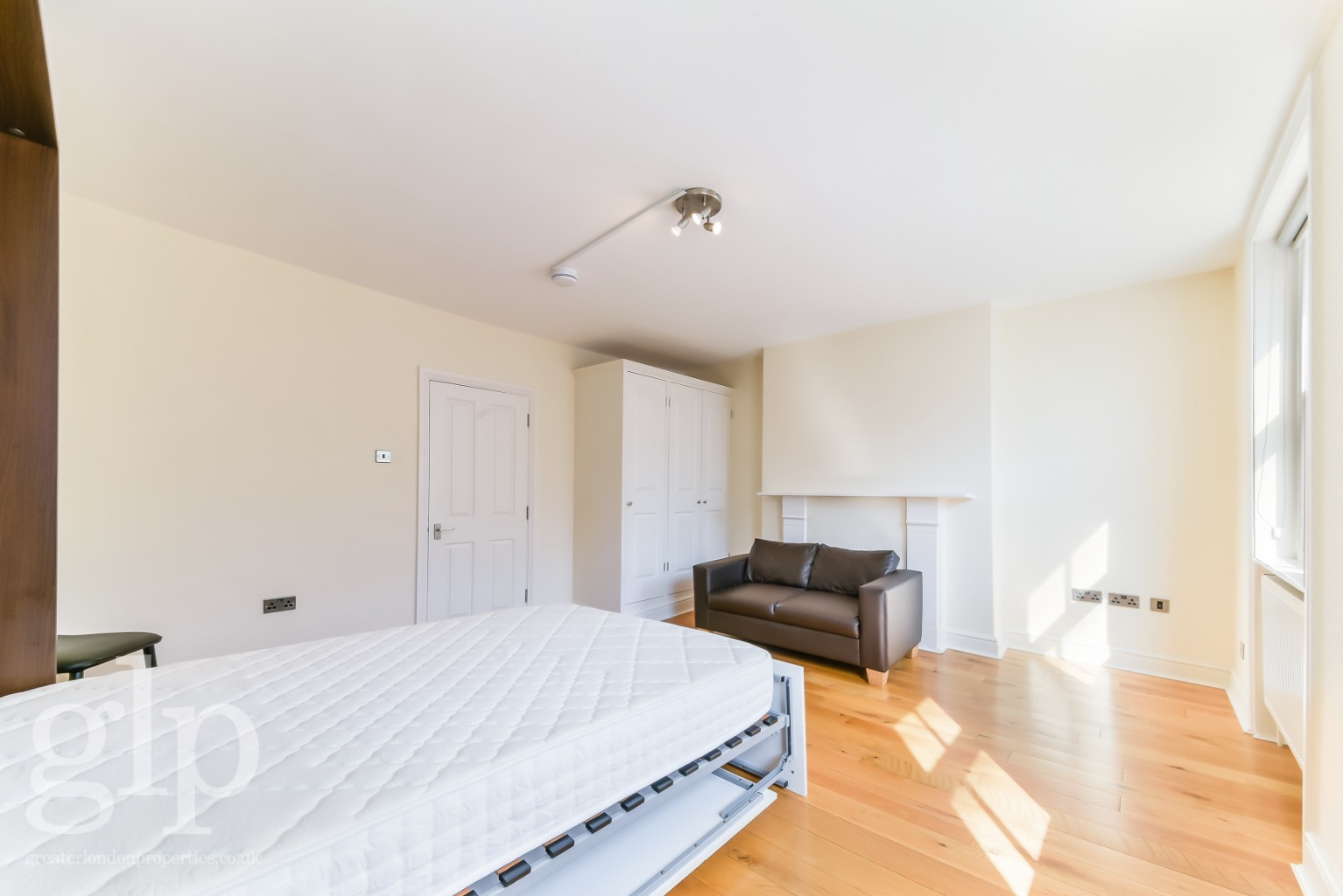 Apartment, Cleveland Street, Fitzrovia, London, W1T 6QL