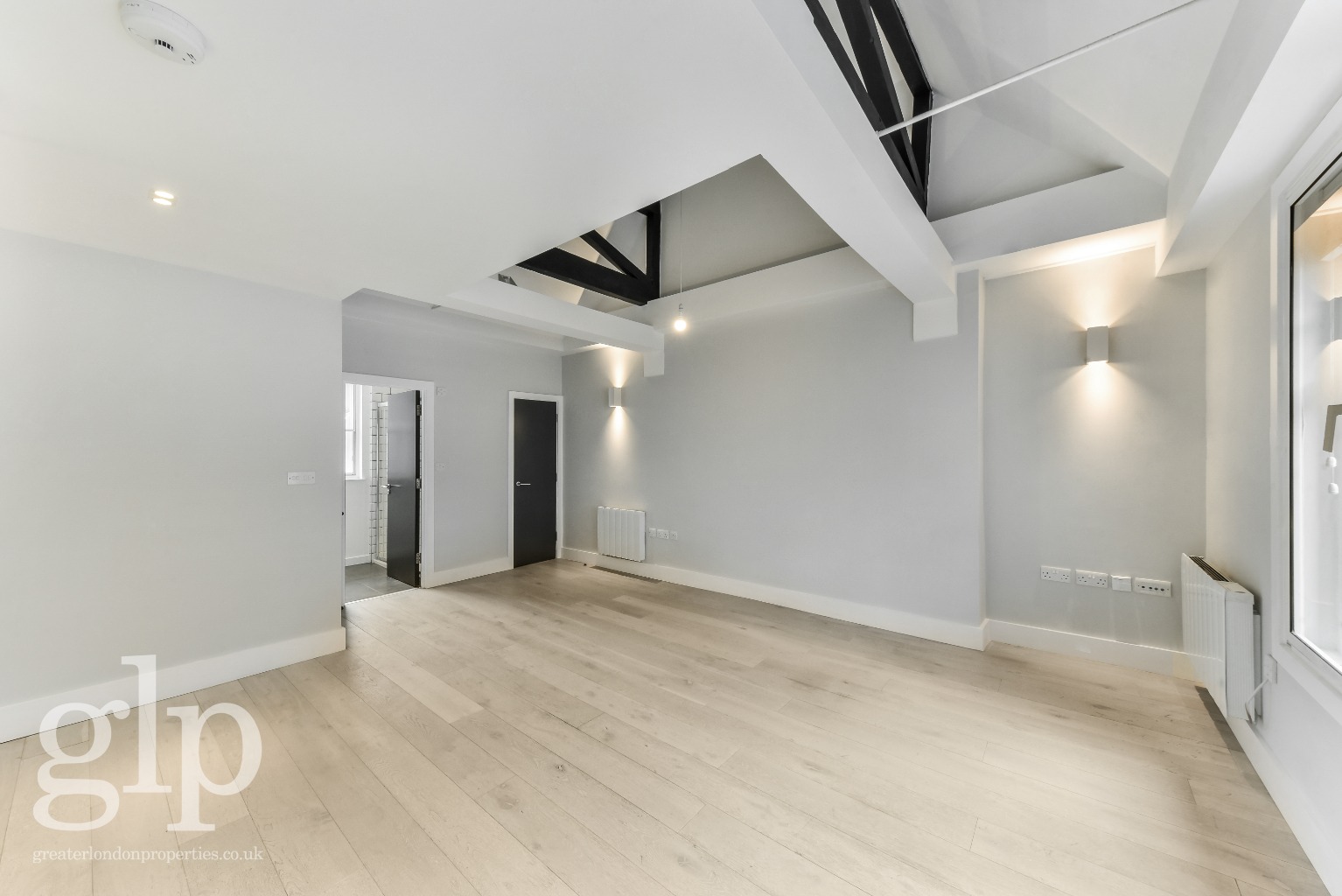 Apartment, Shaftesbury Avenue, London, Greater London, Soho, W1D 6ND
