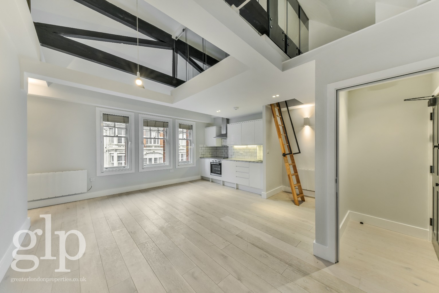 Apartment, Shaftesbury Avenue, London, Greater London, Soho, W1D 6ND