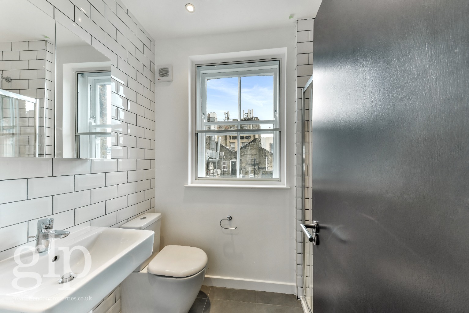 Apartment, Shaftesbury Avenue, London, Greater London, Soho, W1D 6ND