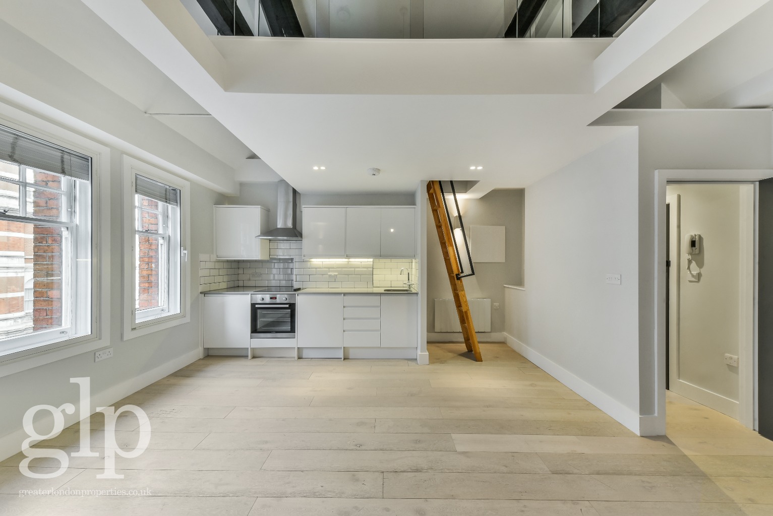 Apartment, Shaftesbury Avenue, London, Greater London, Soho, W1D 6ND