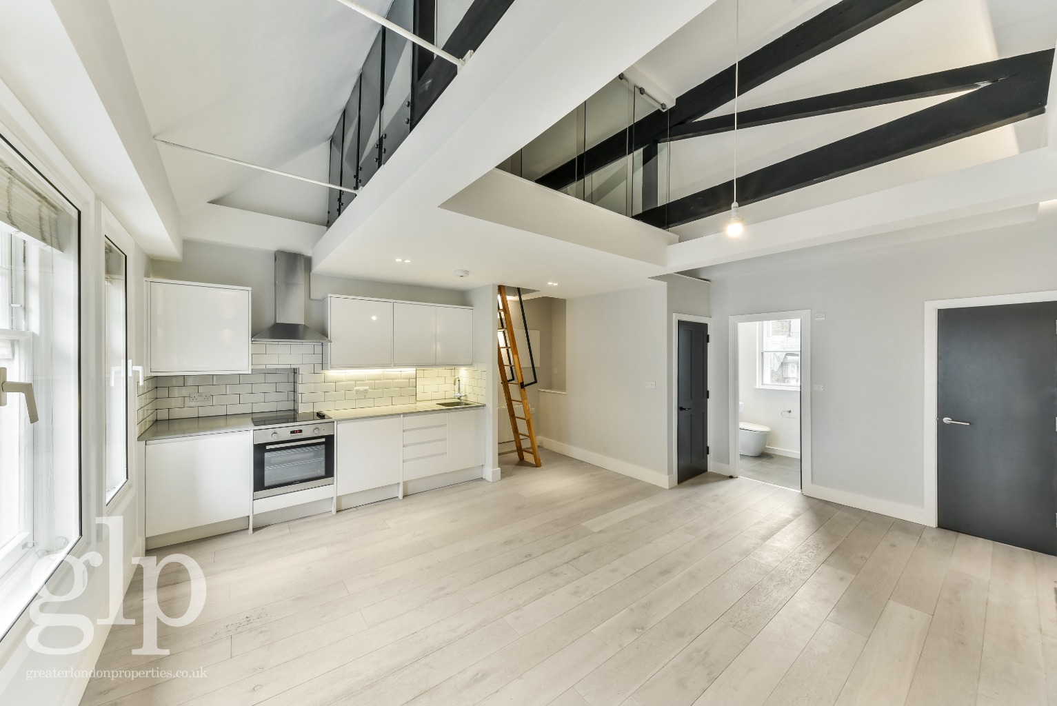 Apartment, Shaftesbury Avenue, London, Greater London, Soho, W1D 6ND