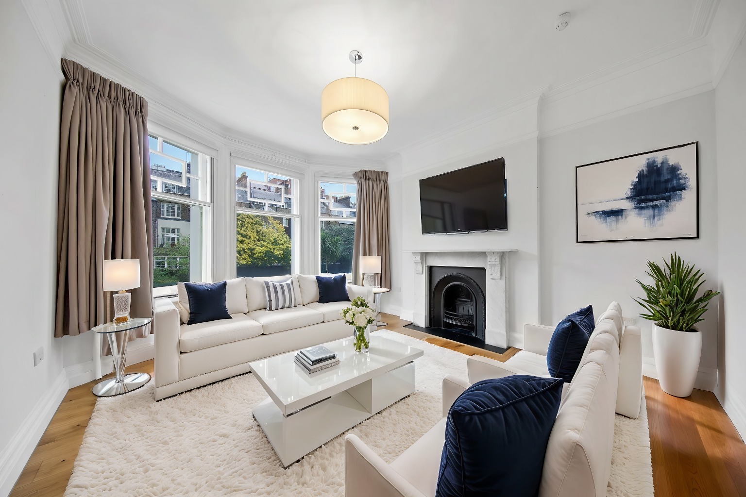 3 Bedroom Apartment, Ridgmount Gardens, Bloomsbury, WC1E