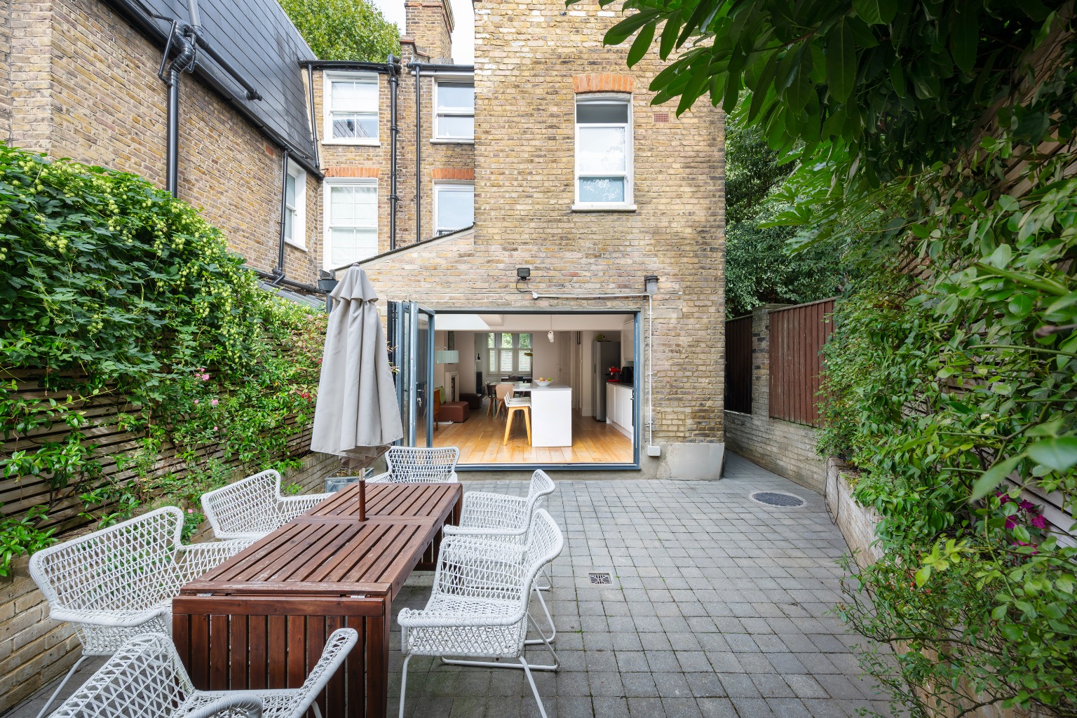 5 Bedroom Semi-Detached, Elmwood Road SE24