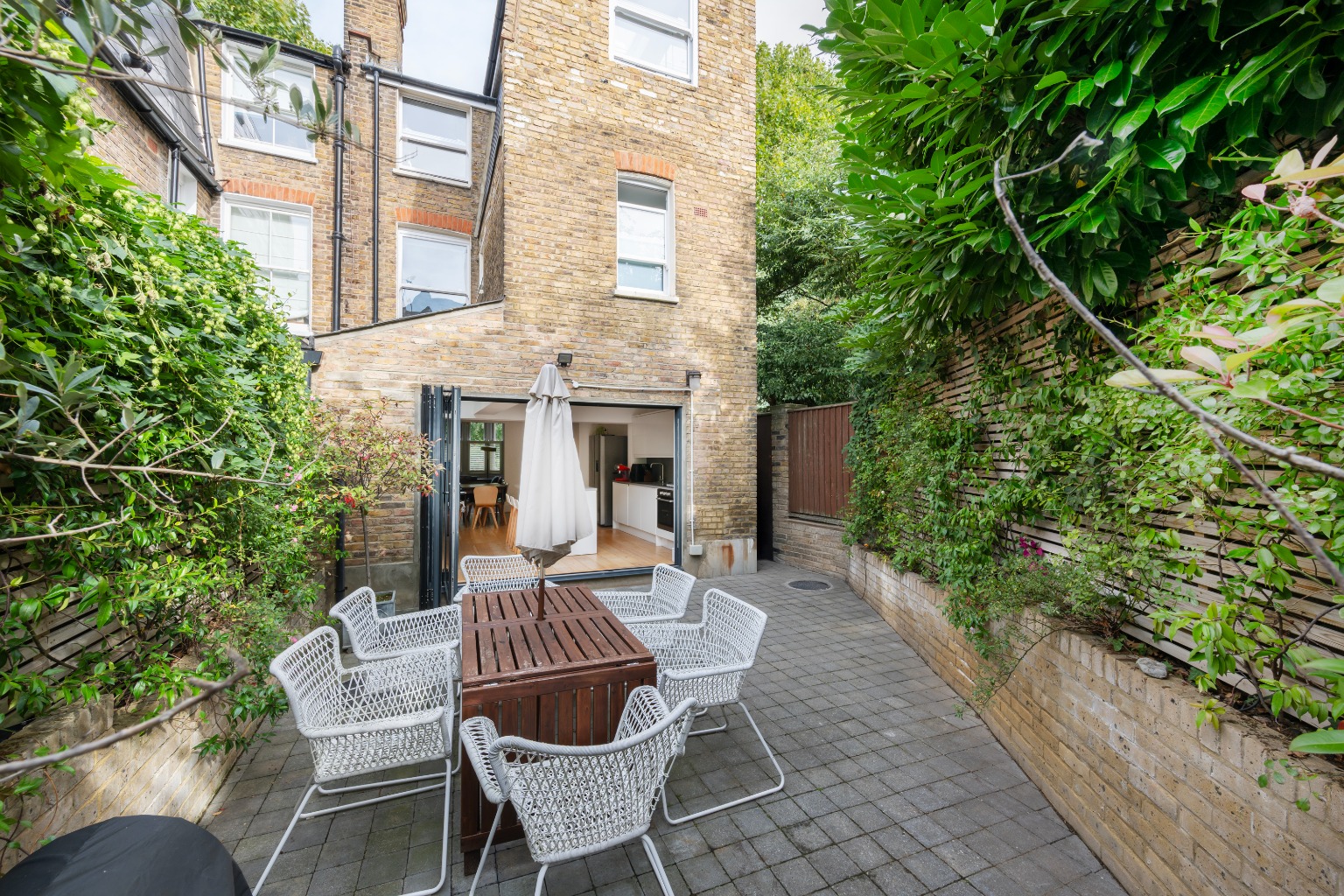 5 Bedroom Semi-Detached, Elmwood Road SE24
