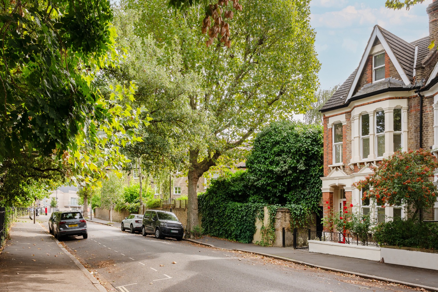 5 Bedroom Semi-Detached, Elmwood Road SE24