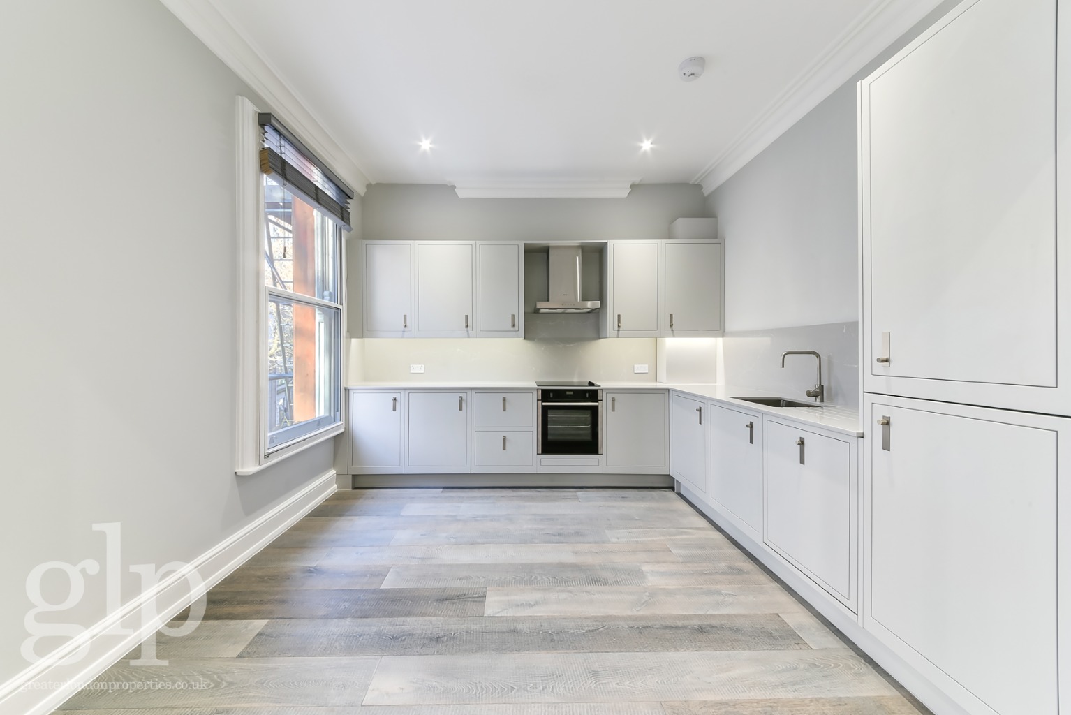 2 Bedroom Flat, Shaftesbury Avenue, London, Greater London, Covent Garden, WC2H