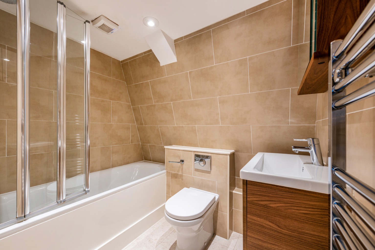 1 Bedroom Flat, Gower Mews, Bloomsbury, WC1E