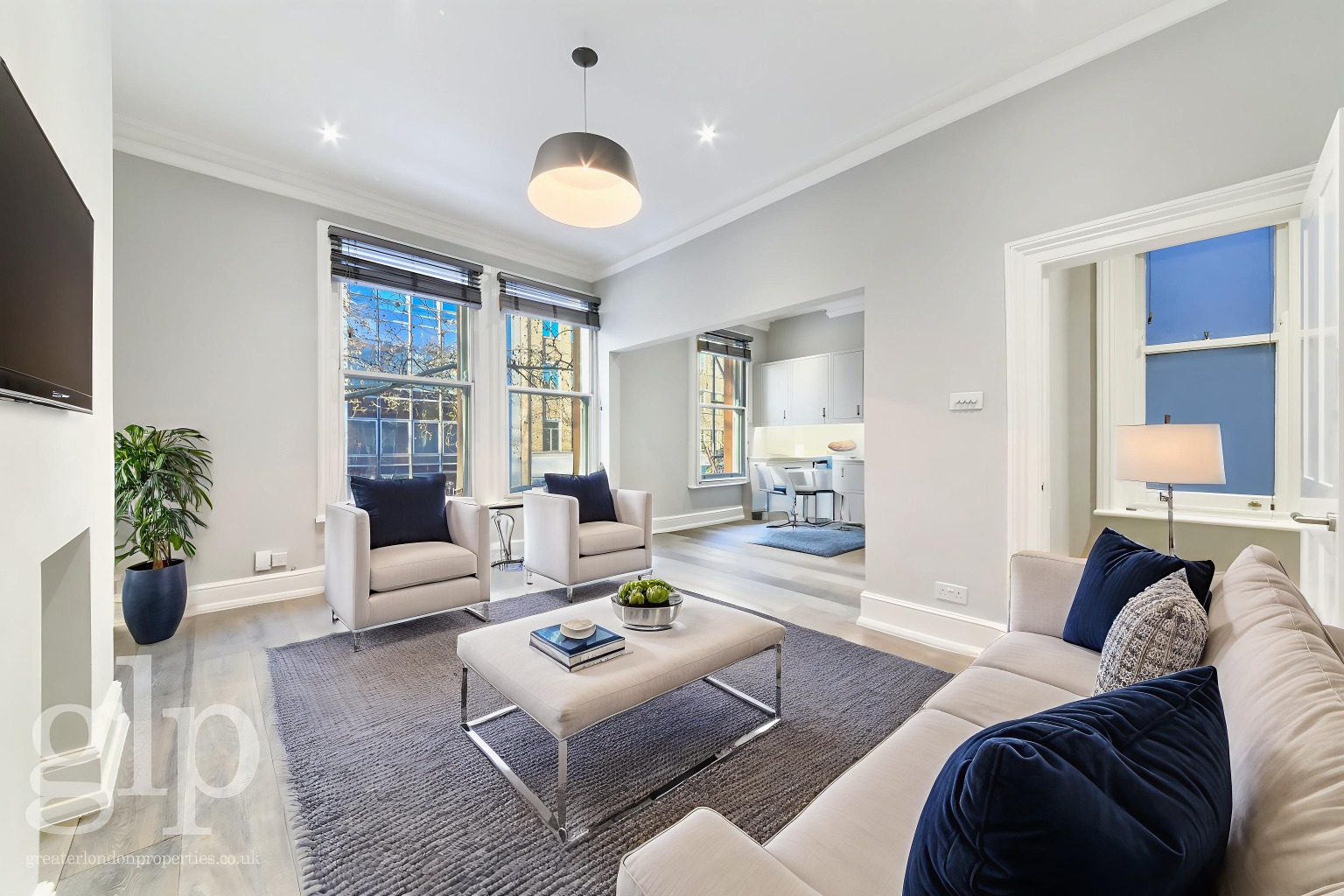 2 Bedroom Flat, Shaftesbury Avenue, London, Greater London, Covent Garden, WC2H