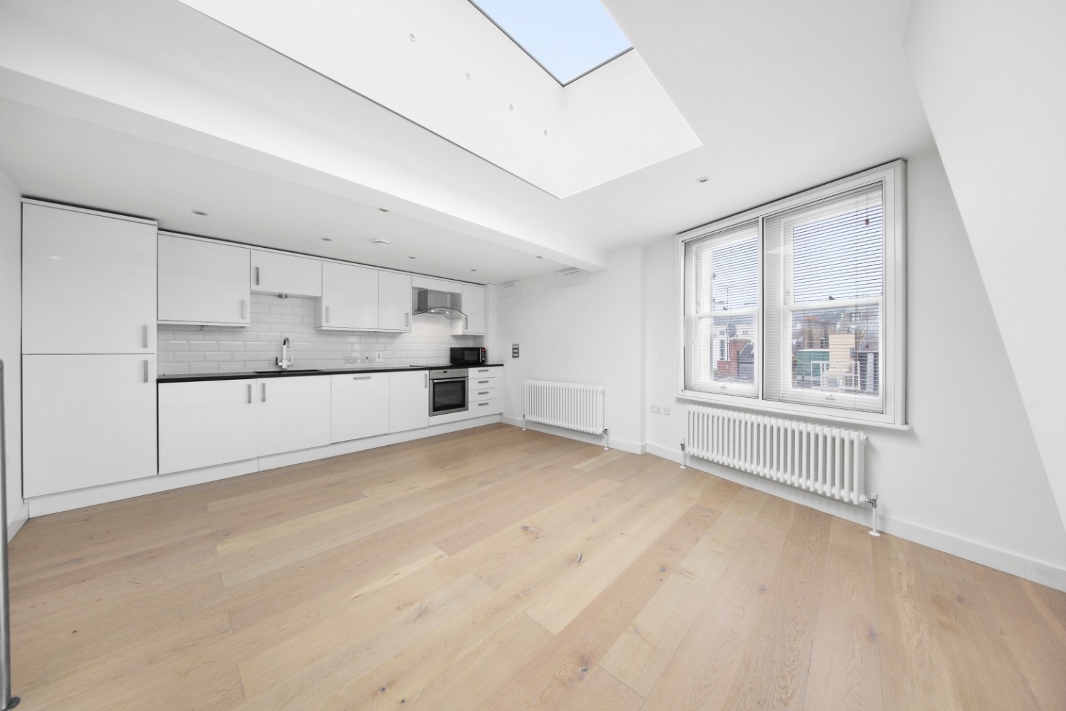 1 Bedroom Apartment, Catherine Street, London, WC2B