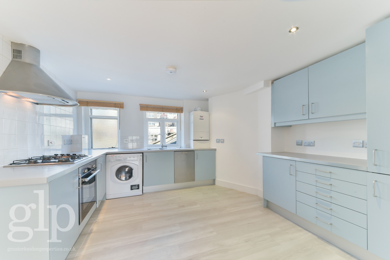 2 Bedroom Flat, Berwick Street W1F