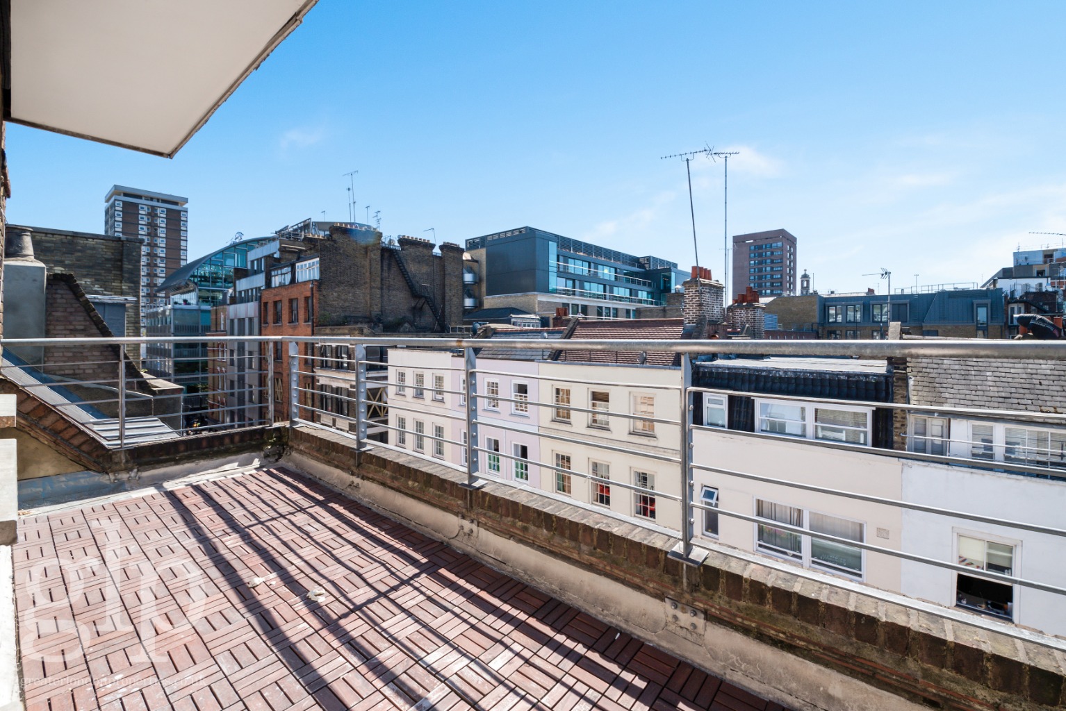 2 Bedroom Flat, Berwick Street W1F