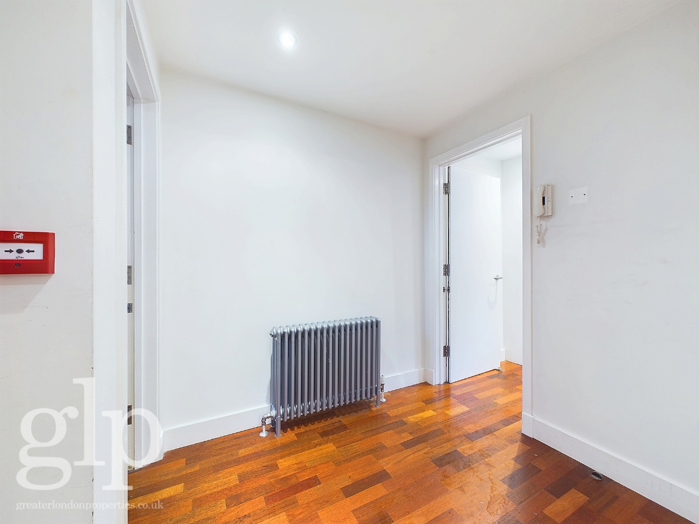2 Bedroom Flat, Earlham Street, Covent Garden,  WC2H