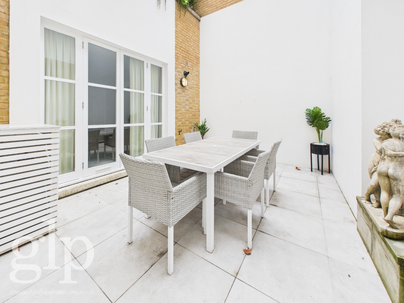 2 Bedroom Apartment, Woods Mews, Mayfair W1K