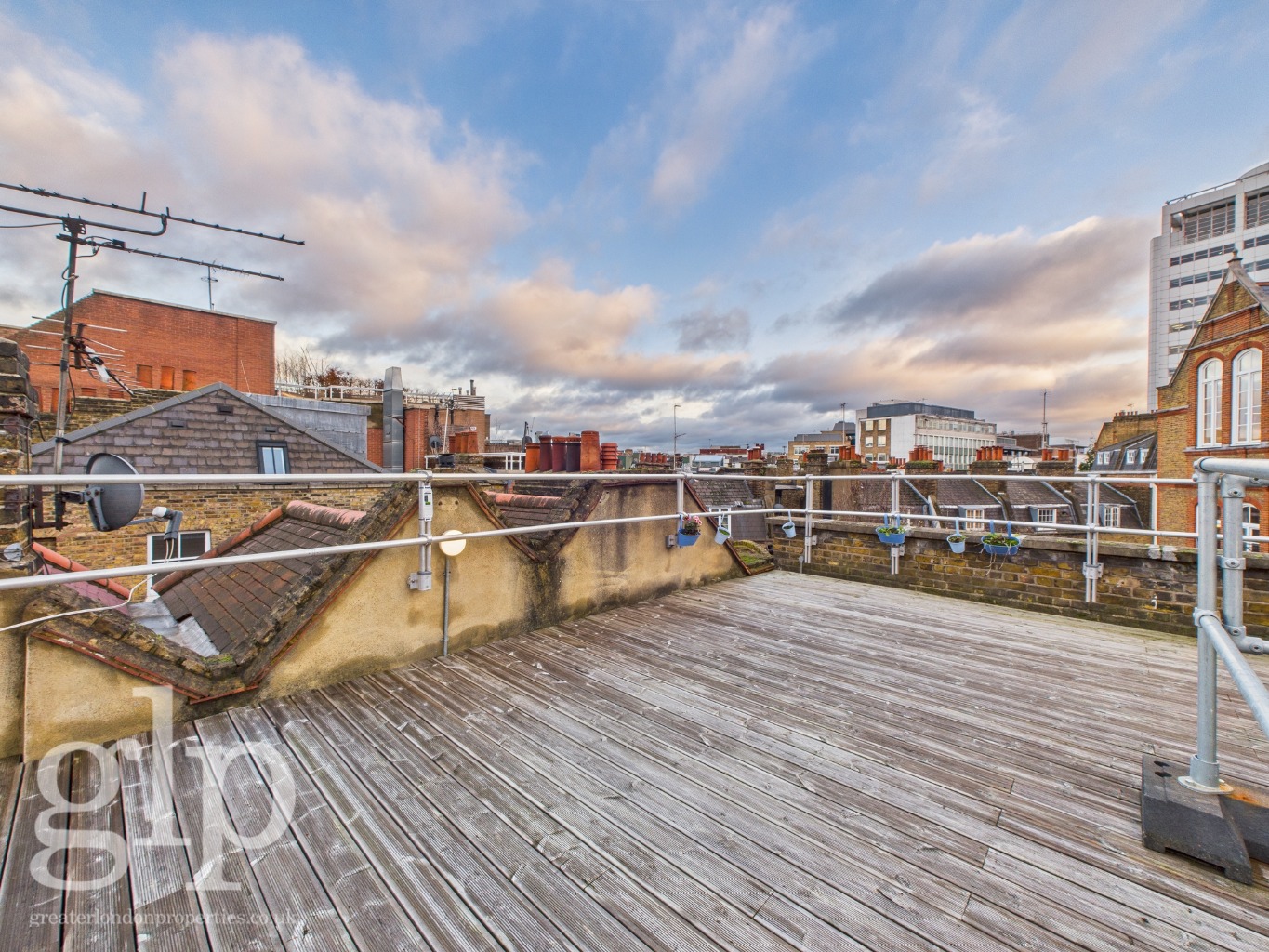 2 Bedroom Flat, Earlham Street, Covent Garden,  WC2H