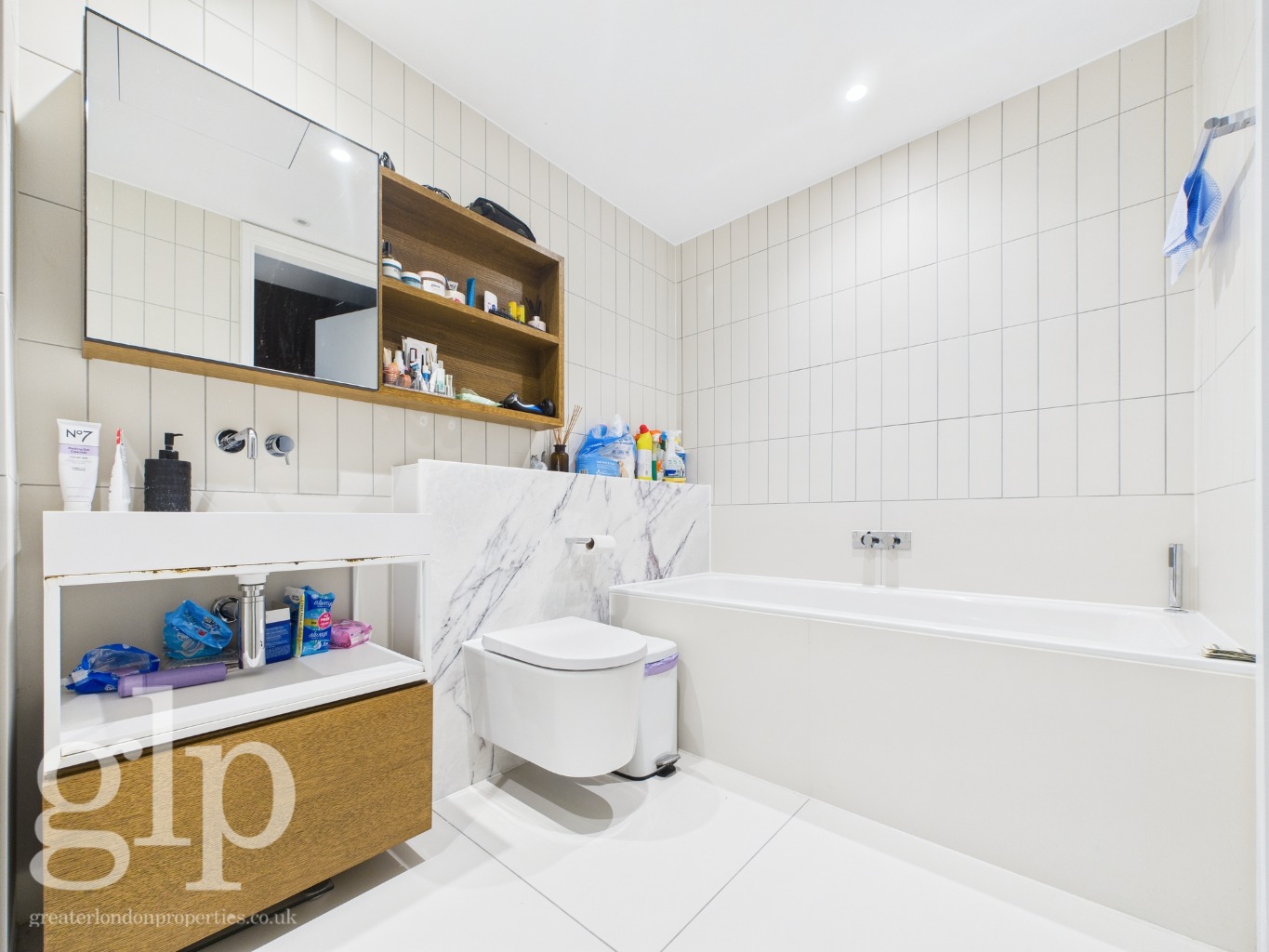 2 Bedroom Apartment, Percivall House, 64 Bartholomew Close, London, EC1A