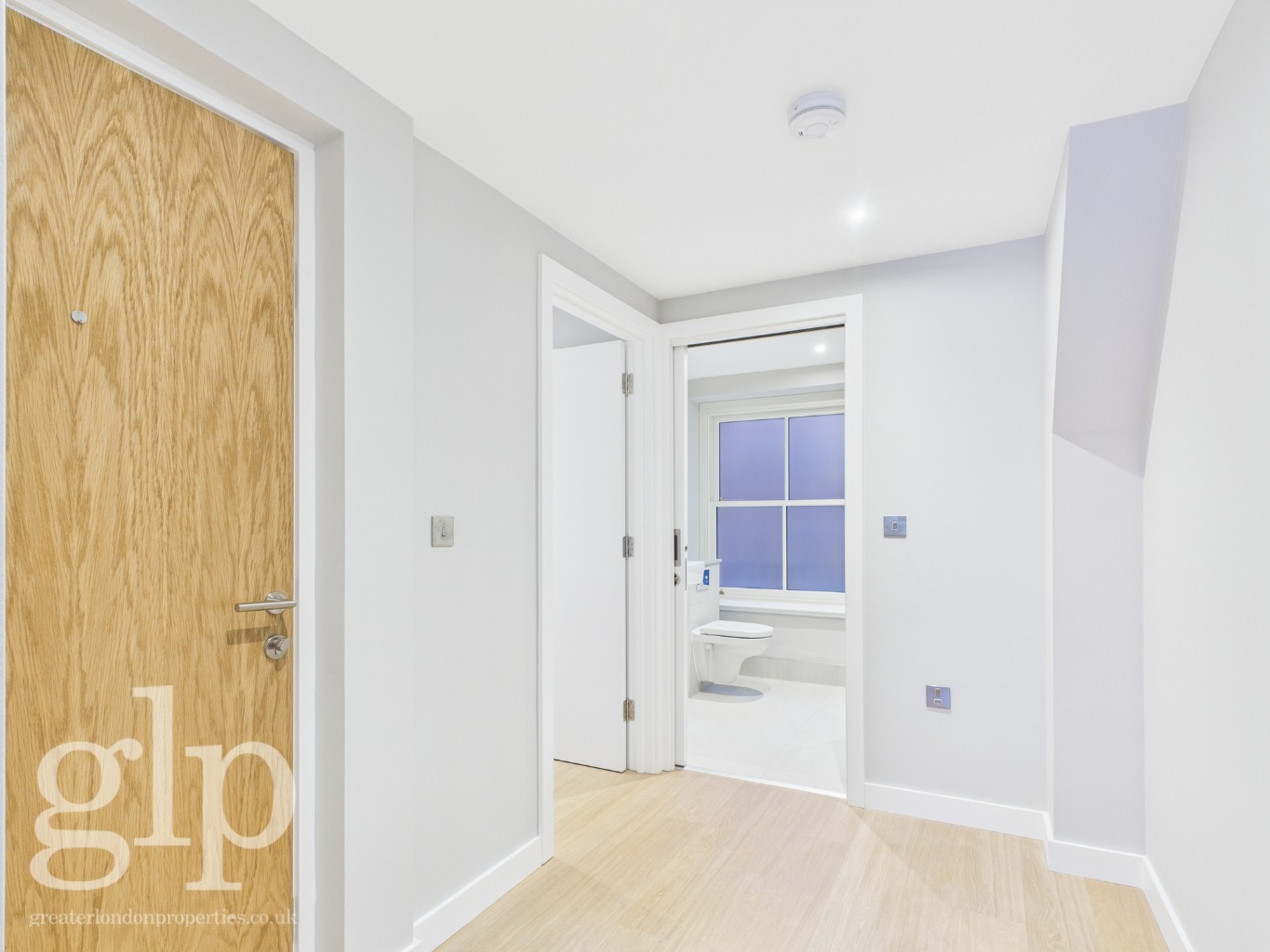 1 Bedroom Semi-Detached, Denman Street W1D