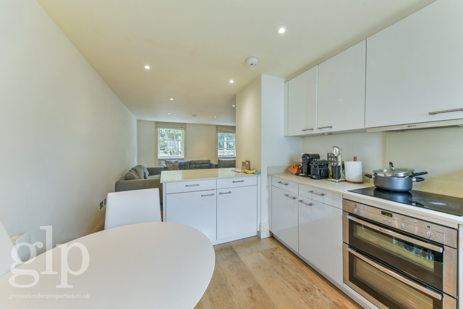 2 Bedroom Apartment, Store Street, Bloomsbury, WC1E