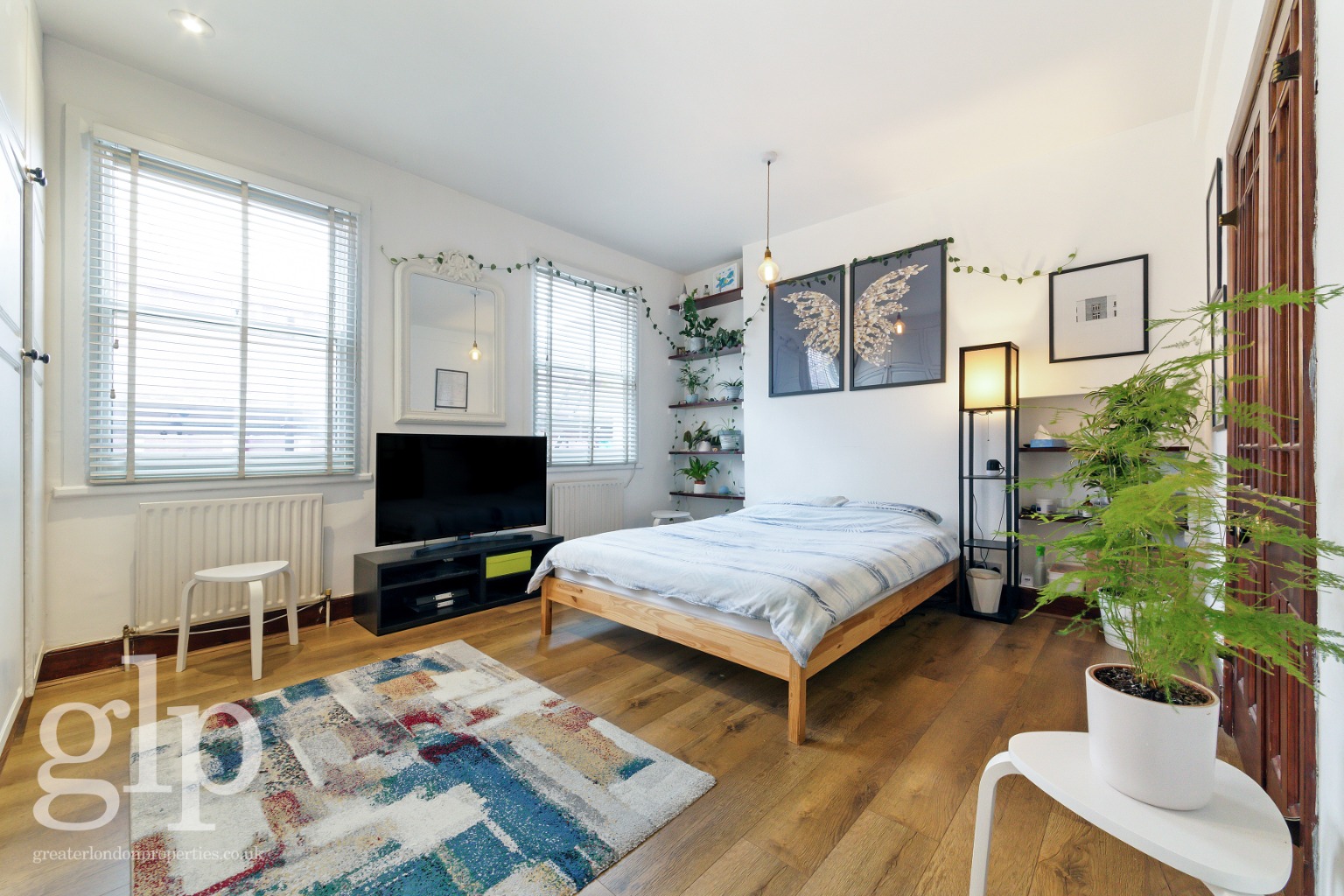 2 Bedroom Apartment, Winnett Street, London, Greater London, W1D