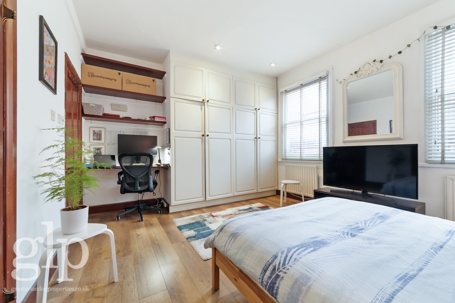 2 Bedroom Apartment, Winnett Street, London, Greater London, W1D